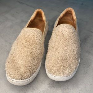 UGG Womens Ricci Natural Beige Shoes. Size 7.5.